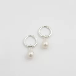 Syster P Treasure Pearl Hoops Silver
