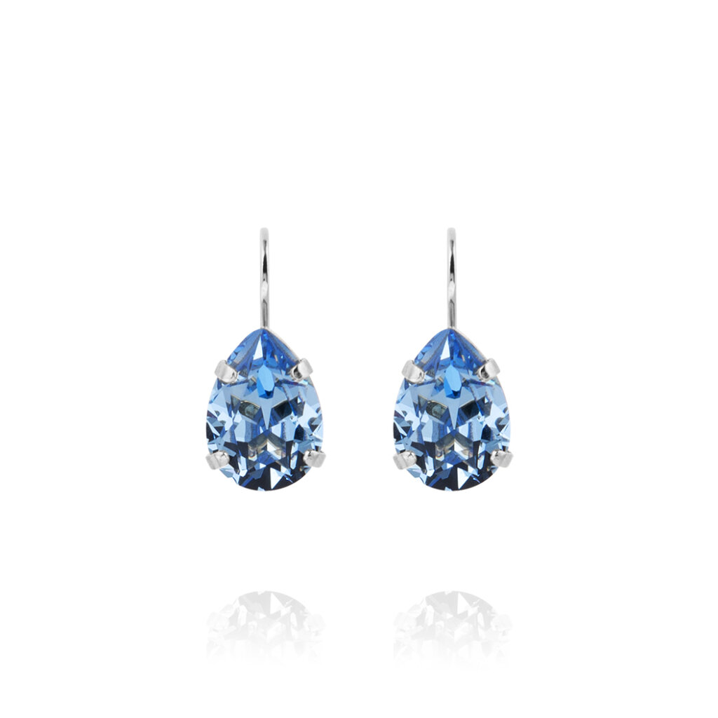 Mini Drop Clasp Earrings består av en droppformad kristall av högsta kvalitet som hänger på en krok.