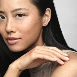 Glittrande Evighetssymboler Stiftörhängen