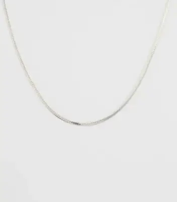 Syster P Herringbone Necklace Silver