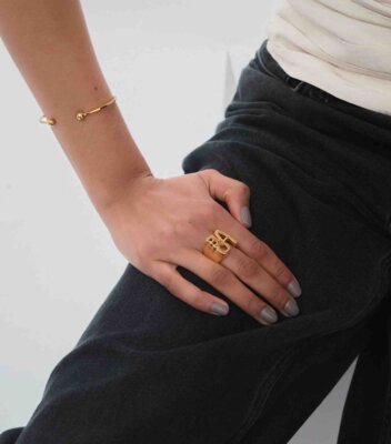 Syster P Strict Ball Bangle Gold