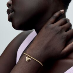 Hängberlock med glittrande blomblad