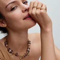 Hängberlock med glittrande blomblad