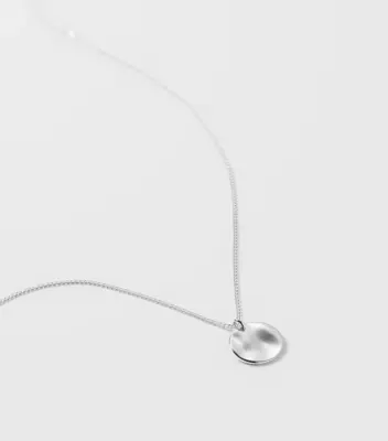 Syster P Minimalistica Hammered Necklace Silver