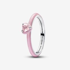 Ring med rosa hjärtformad sten