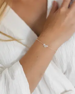 Elegant silverarmband med liten rosett