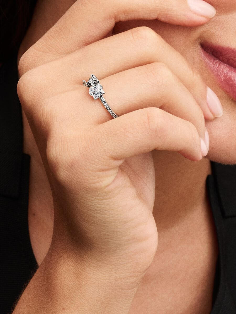 Disney Stitch-ring från Pandora med detaljrik design