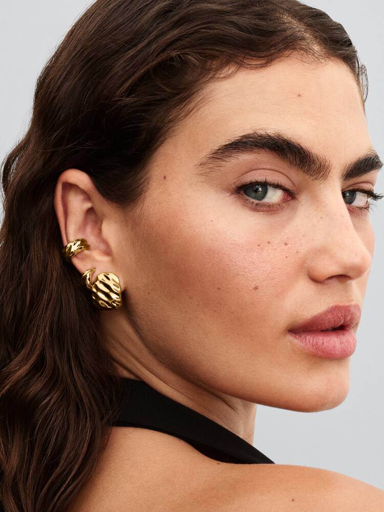 Pandora vågformad guldcuff örhänge utan hål profil