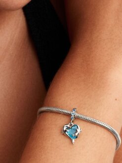 Hängberlock med delfiner och hjärta från Pandora