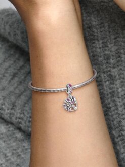 Hjärtformad rosa hängberlock med familjeträd