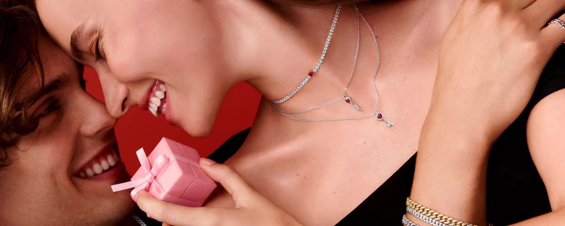 Pandora smycken – armband, berlocker och ringar i sterling silver