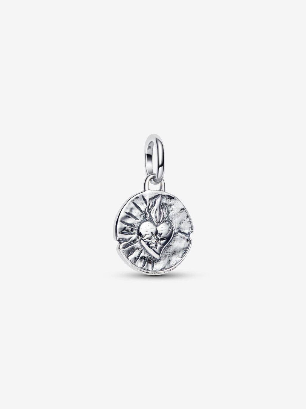 Symbolisk hjärtberlock från Pandora med stenar i zirkonia