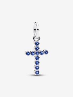 Pandora hängberlock kors i sterlingsilver med blå kristaller