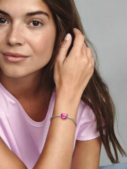 Metallicskimrande rosa hjärta berlock