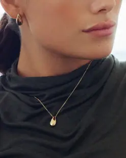 Edblad Harmony Necklace Gold dropphalsband i guldpläterat stål