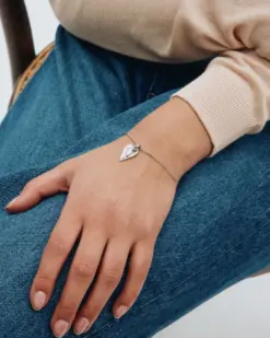 Edblad Heart to Heart Bracelet Steel – sammanknutna hjärtan i stål