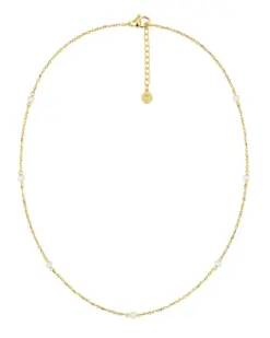 Närbild på Lilo Necklace Gold pärldesign i guldplätering