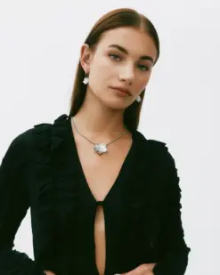 Edblad Jasmine Necklace L Steel – rostfritt stål halsband med jasminblomma