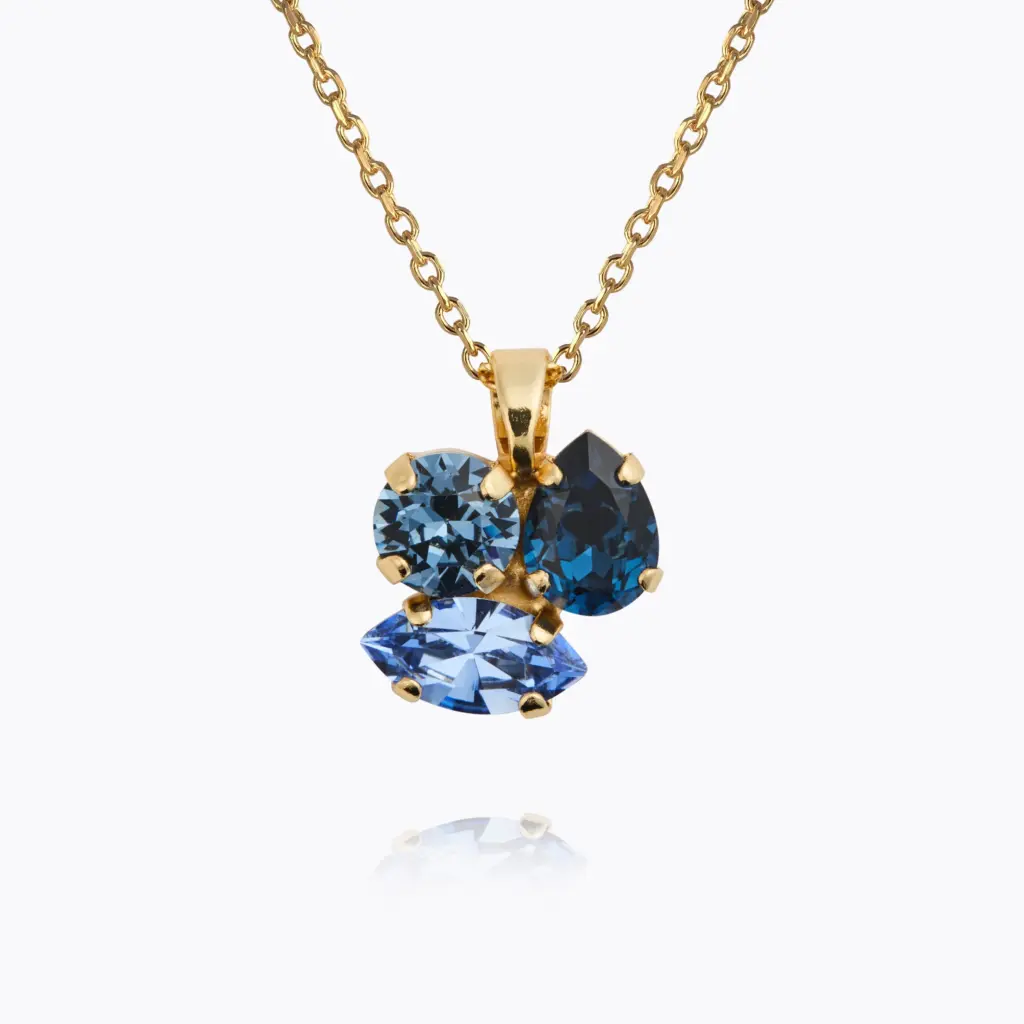 Ana Necklace Denim Blue Combo halsband med tre blå kristaller och 18K guldplätering