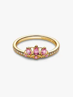 Närbild av Rapunzel tiararing framifrån