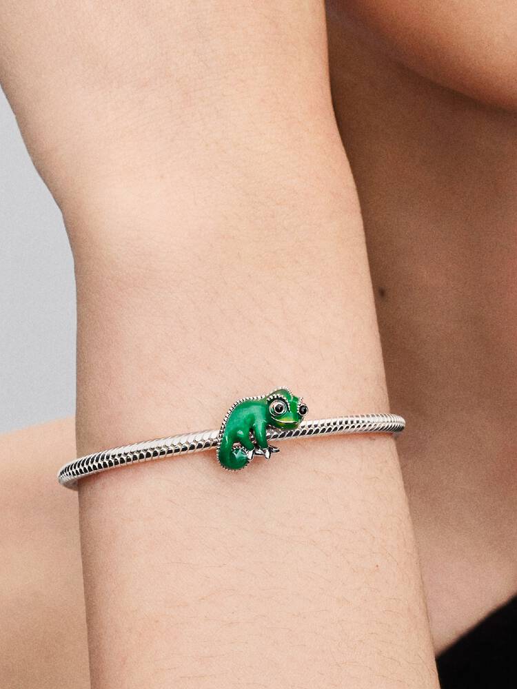 Pandora Trassel Pascal charm – färgskiftande berlock inspirerad av Disney