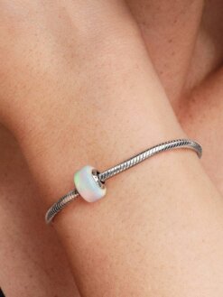 Pandora berlock opalharts silver närbild