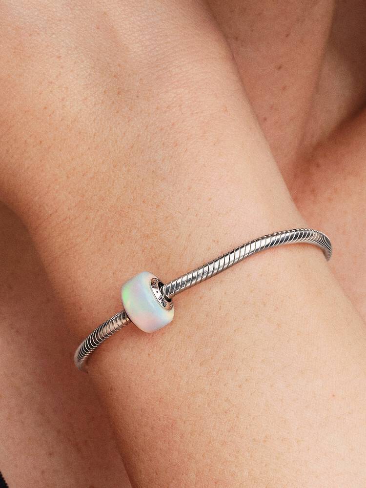 Pandora berlock opalharts silver närbild