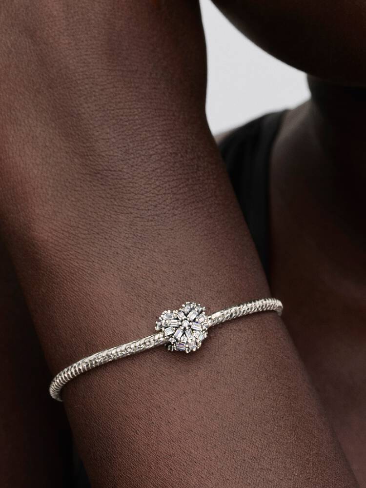 Glittrande hjärtformad berlock