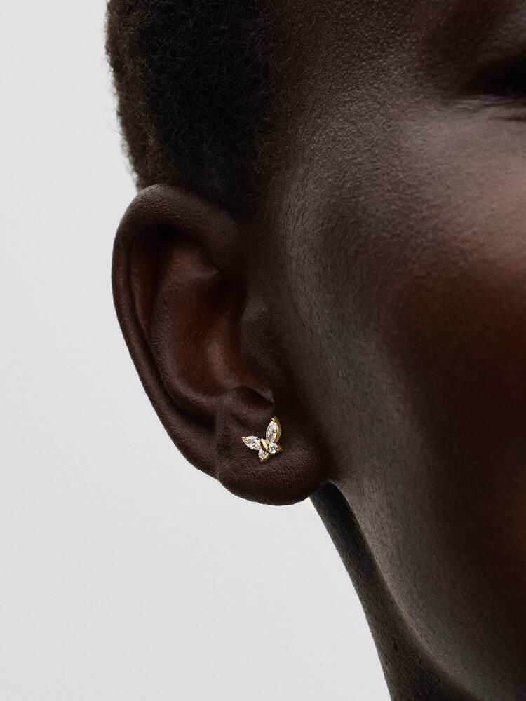 Pandora stiftörhängen med fjäril 14k guldplätering