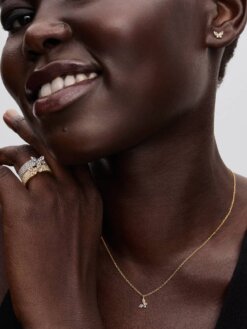 Pandora örhängen fjäril klar kubisk zirkonia guldfärg