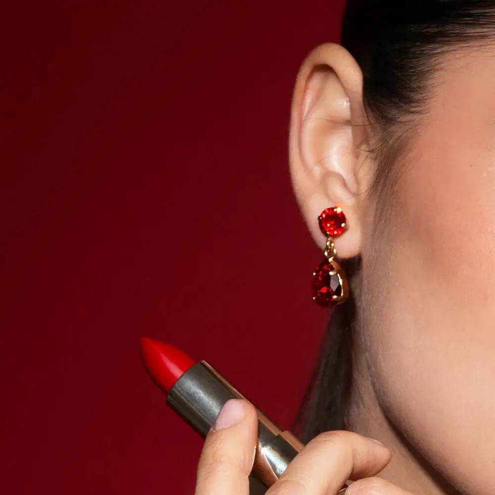 Mini Drop Earrings Light Siam – eleganta örhängen med Swarovski-kristaller för kvinnlig stil