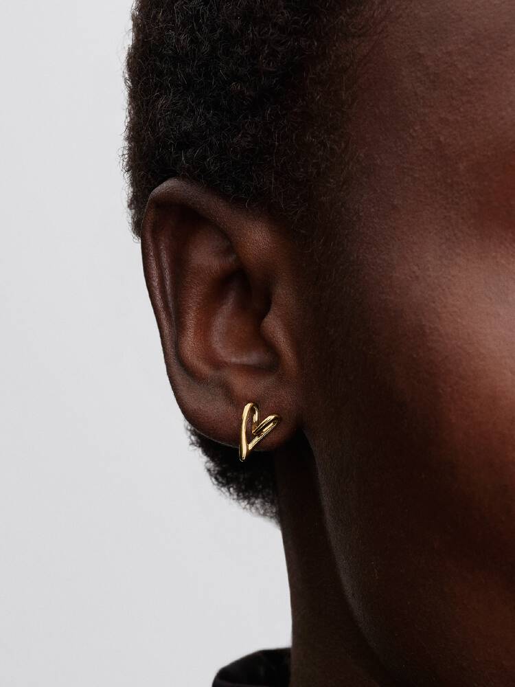 Pandora Moments hjärtörhängen – elegant design