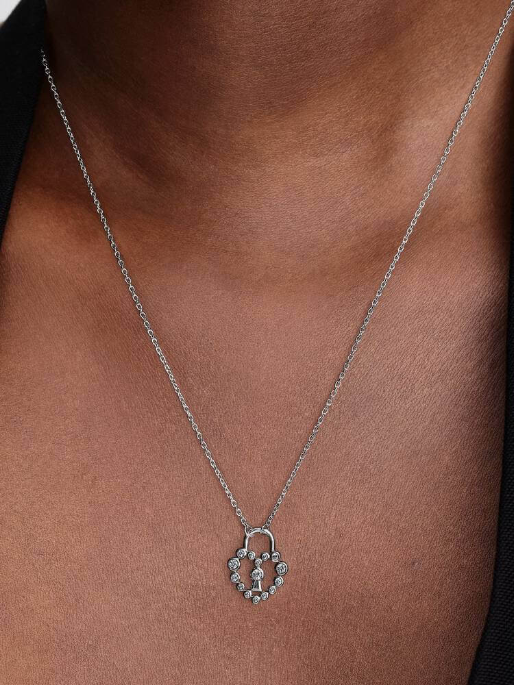 Pandora Sparkling Heart Padlock necklace med cubic zirconia detalj