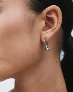 Amorina Steel hoops från Edblad med avtagbar hjärta