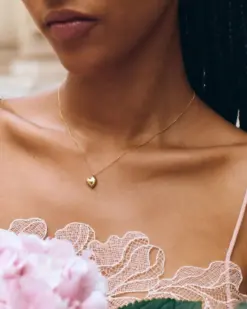 Amorina gold necklace från Edblad – elegant kort halsband i guld