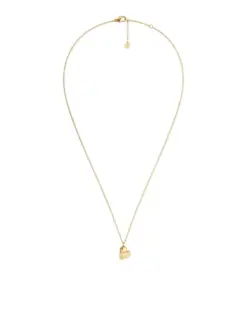 Detaljbild av guldpläterat kort halsband med stilrent hänge