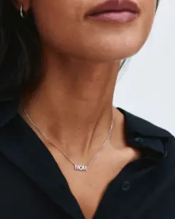 Mom steel necklace från Edblad – stilrent halsband som firar mamma