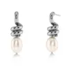 Swivel Pearl L Steel örhängen från Edblad – elegant pearl hoops i stål