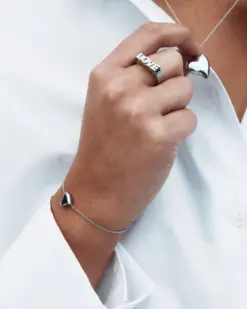 Amorina steel armband från Edblad – minimalistisk design