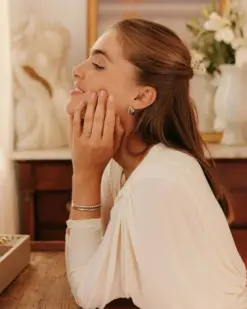 Grace Hoops L i stål från Edblad – eleganta stora örhängen