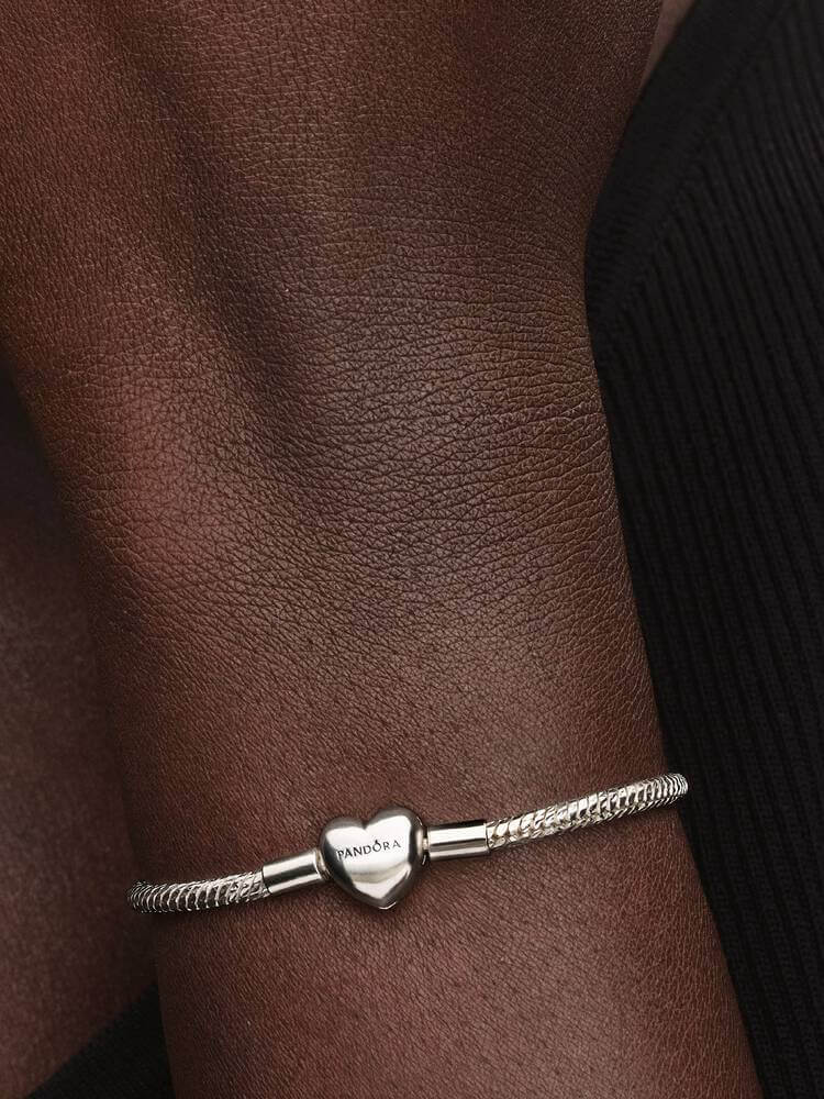 Pandora Moments ormkedjearmband med hjärta – stilfull charmarmband