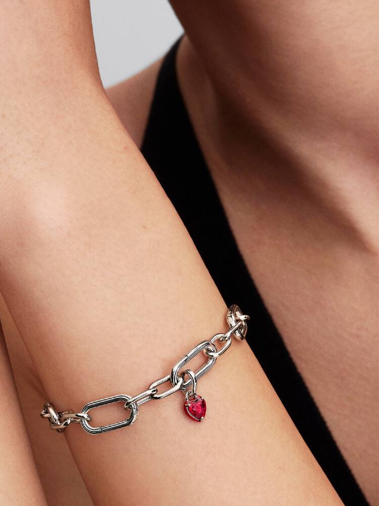 Pandora chakrahjärta berlock – elegant röd mini charm