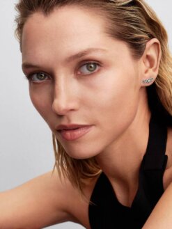 Pandora hjärtformade stiftörhängen – charmiga med gnistrande stenar