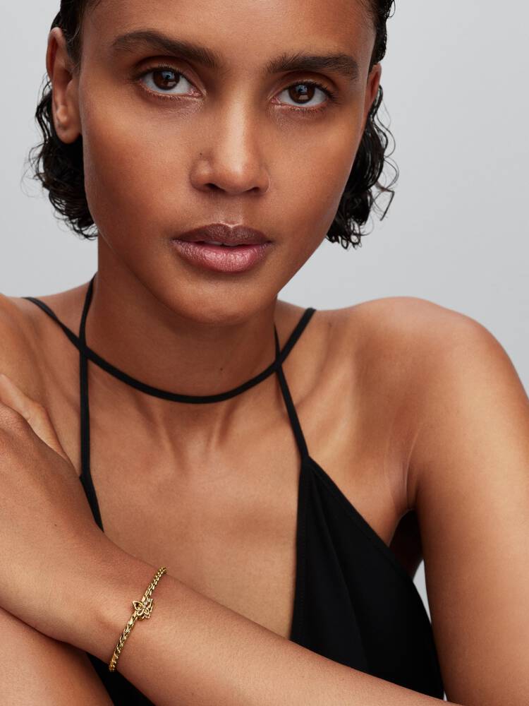 Pandora fjärilsberlock 764369C01 närbild på openwork-design