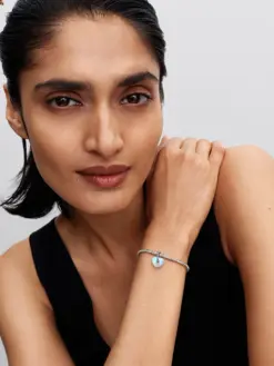 Pandora Moments regnbågsfärgad hjärtberlock med stjärnhänge