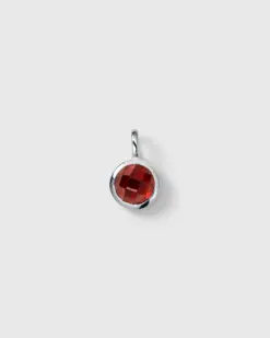Syster P Beloved Birthstone January Silver – berlock med granat i 925 silver