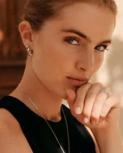 Edblad Monarch kollektion silver hoops S med ring och halsband