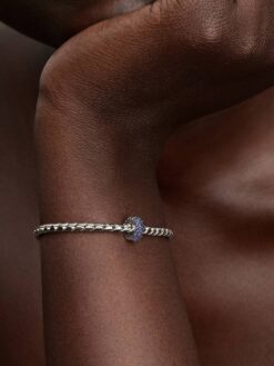 Pandora klarblå clipberlock öppen – silikonfäste funktion sterlingsilver klämstopp Moments 2026