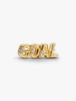 Mål berlock Pandora i 14k guldplätering med GOAL i scriptskrift och infattade stenar – 764709C01