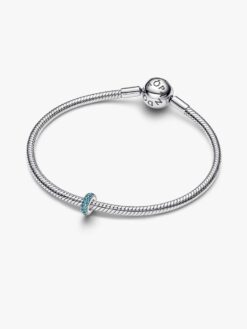 Pandora mellanled isblå sten öppen clipberlock – silikonfäste funktion sterlingsilver Moments 2026